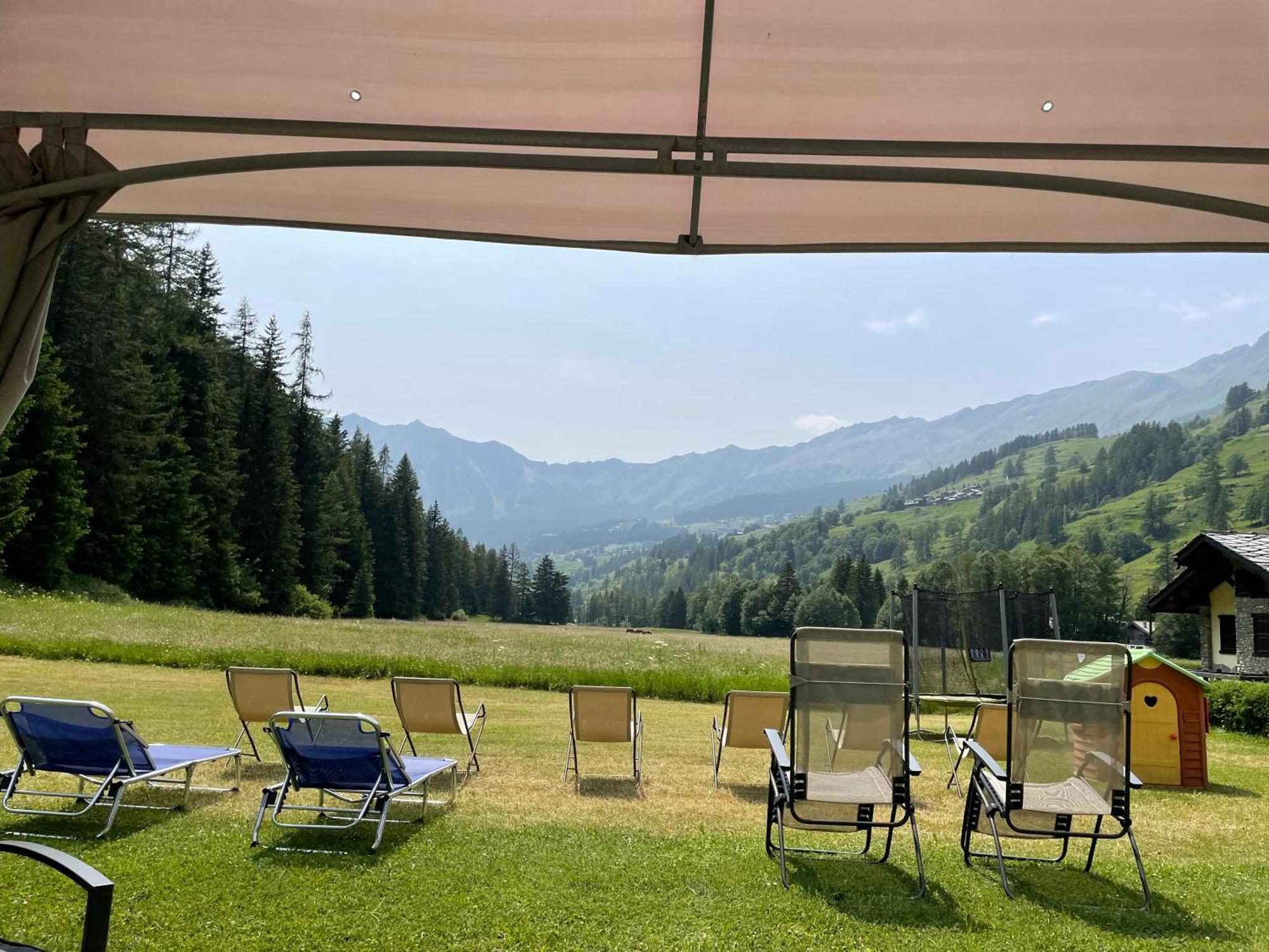 Hotel Le Petit Abri Champoluc Exterior foto