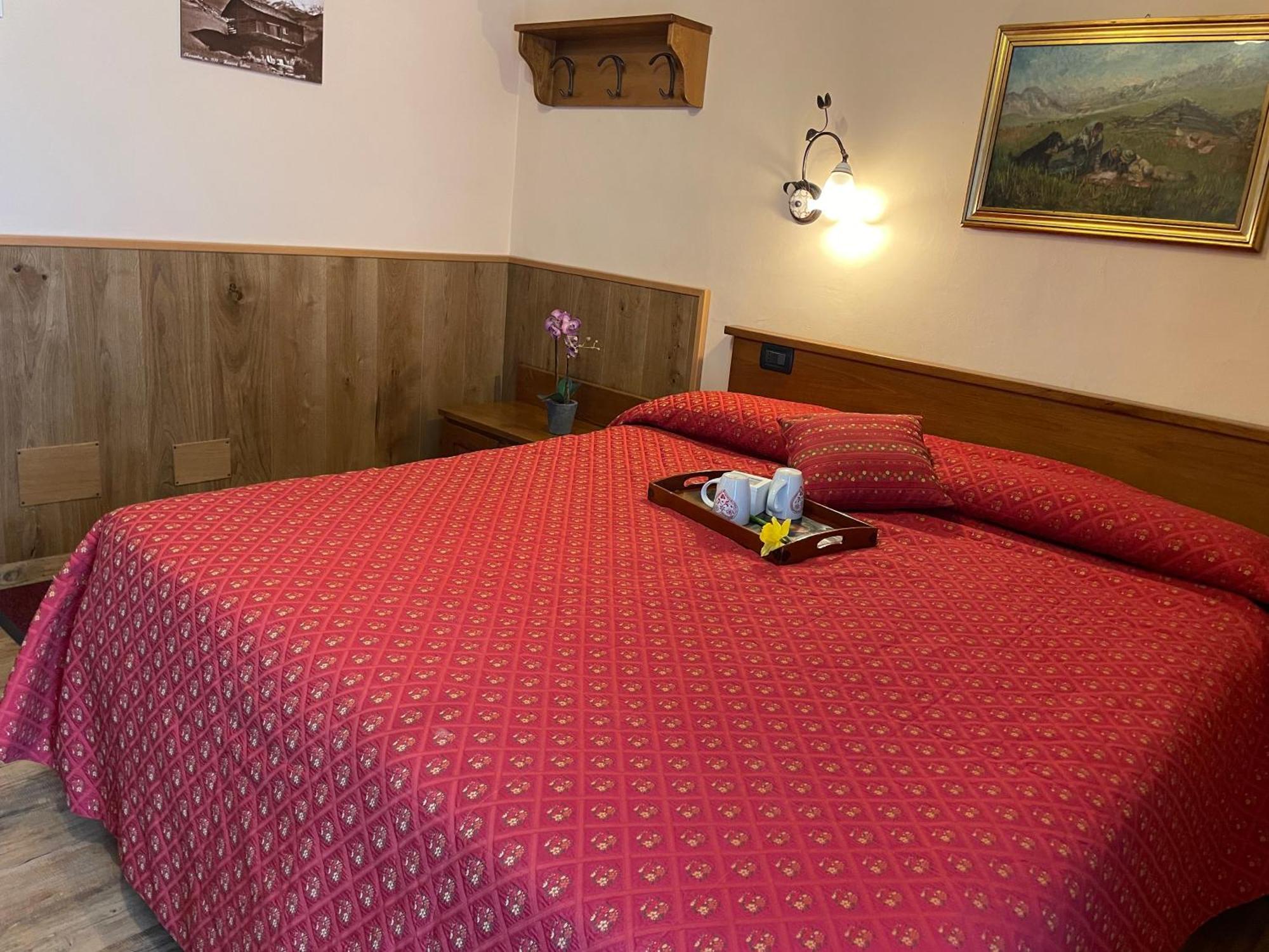 Hotel Le Petit Abri Champoluc Exterior foto