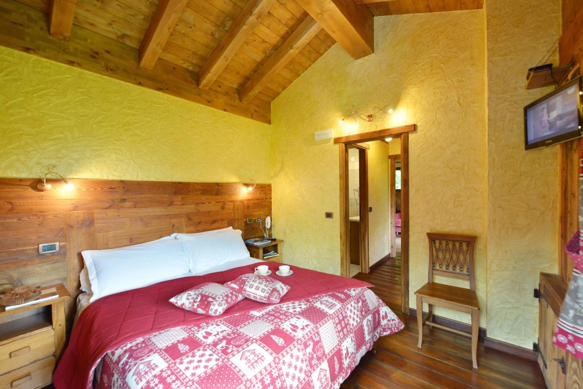 Hotel Le Petit Abri Champoluc Exterior foto