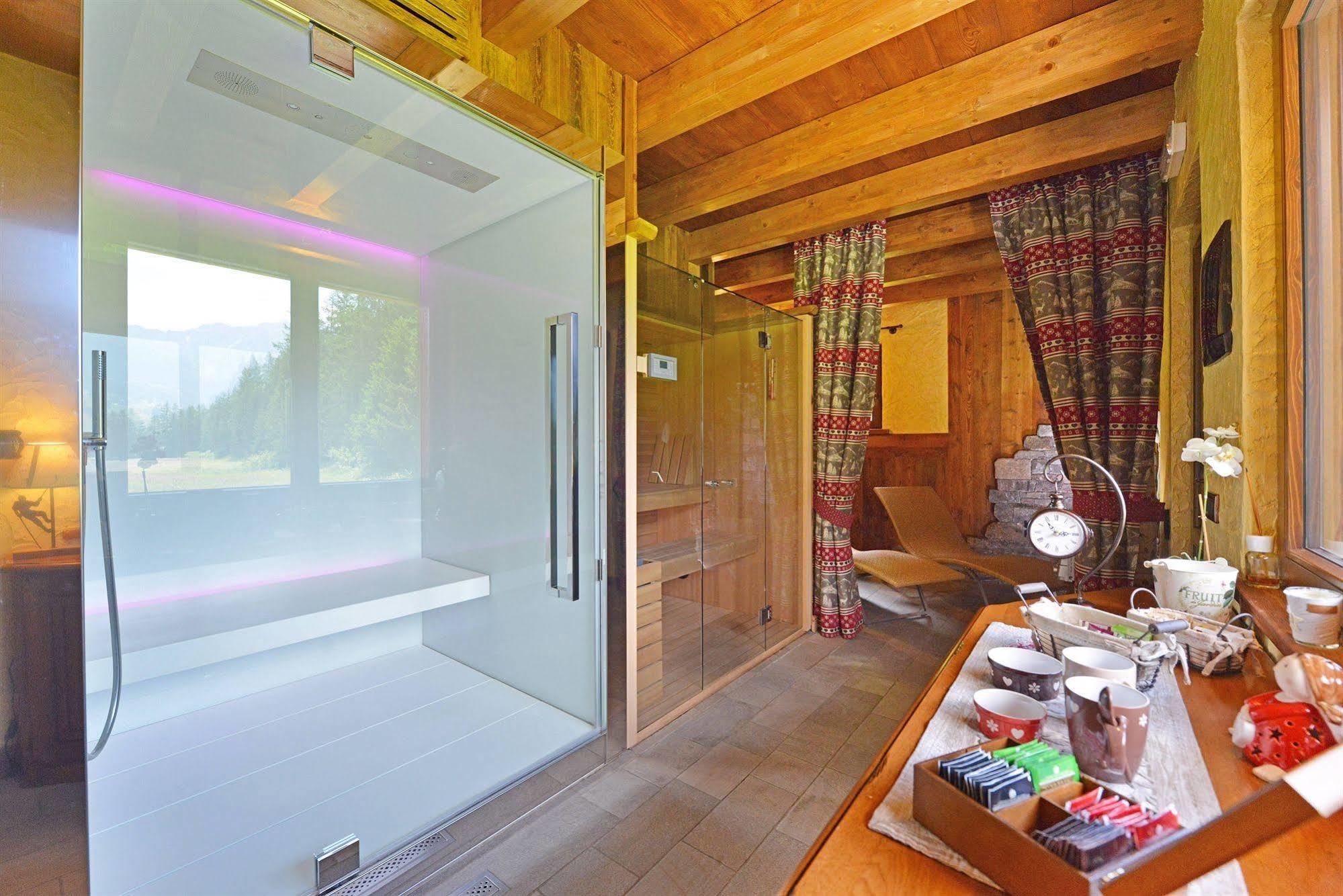 Hotel Le Petit Abri Champoluc Exterior foto